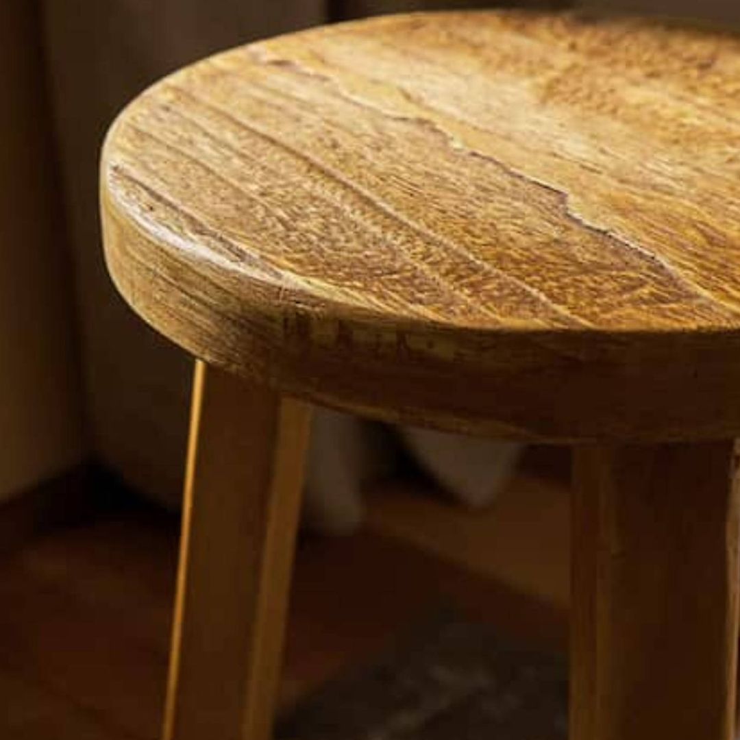 Banco taburete de pino - LUSTRADO